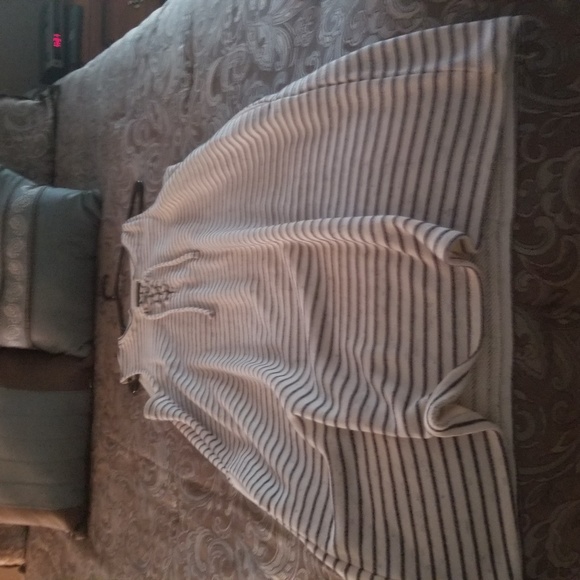 Dress - Picture 1 of 4